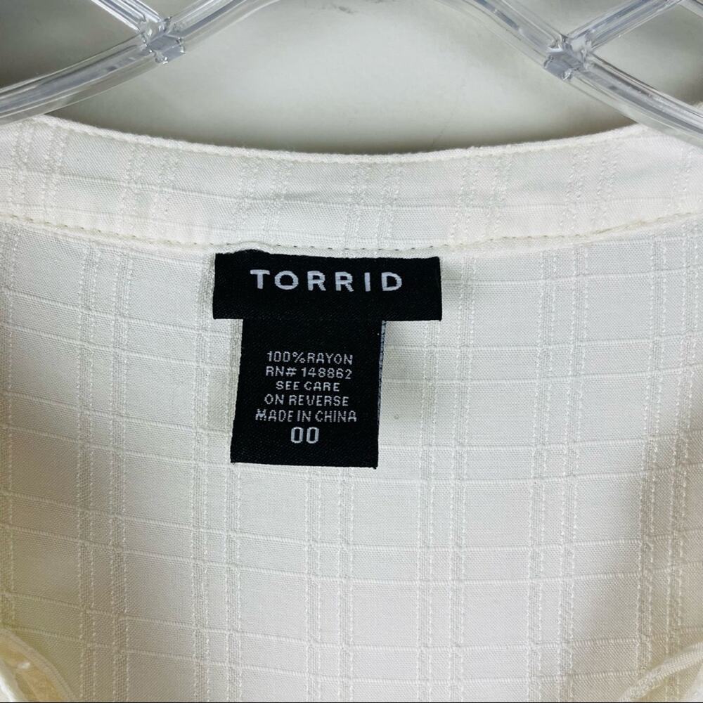 Torrid cream plaid tie lightweight 3/4 sleeve blouse top 10/12 - Picture 7 of 7